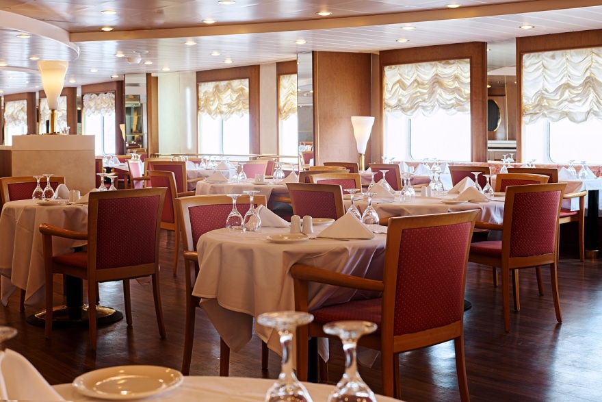 Τα πλοία που μας ταξιδεύουν στις πλούσιες γεύσεις της Κρήτης