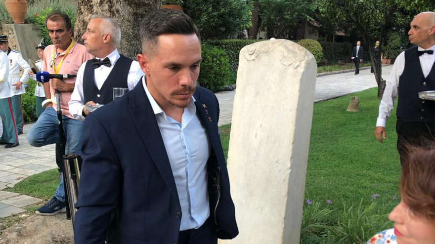 petrounias