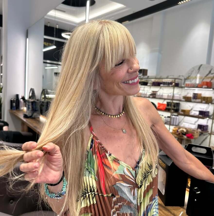 Η Μυρτώ Αλικάκη έγινε ξανθιά για την επιστροφή της σειράς «Υπέροχα πλάσματα» έπειτα από 18 χρόνια