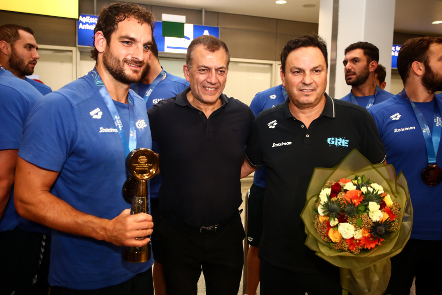 Επέστρεψαν στην Ελλάδα οι «χάλκινοι» παγκόσμιοι πρωταθλητές του πόλο - Βίντεο, φωτογραφίες