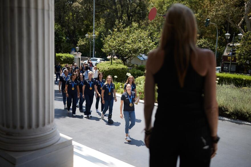 Ο Κυριάκος Μητσοτάκης συναντήθηκε με τα χρυσά κορίτσια του πόλο - «Ήσασταν καταπληκτικές»