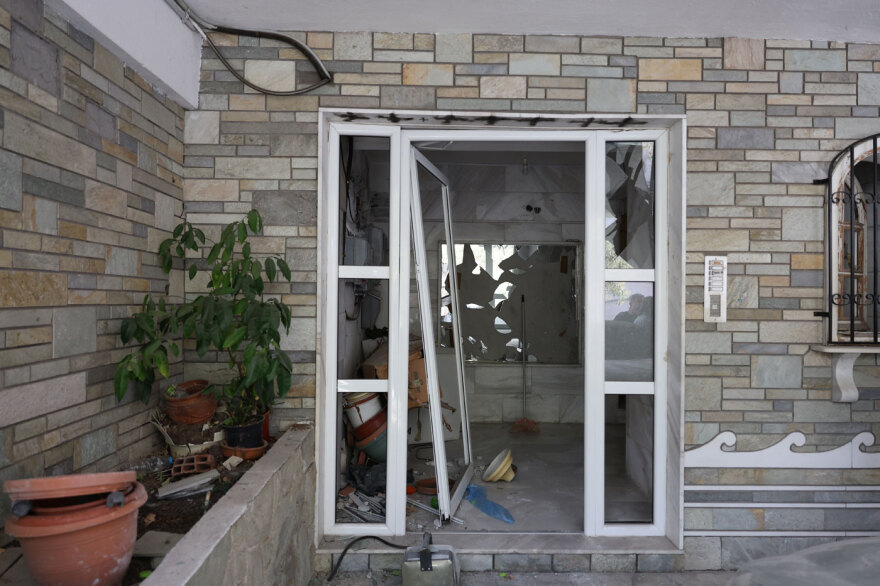 Ισχυρή έκρηξη στη Θεσσαλονίκη: «Τρομάξαμε, νομίζαμε έπεσε κεραυνός», λένε κάτοικοι 