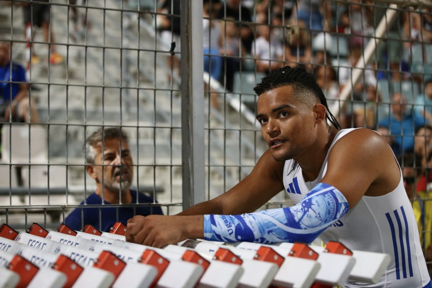 Πιο κοντά από ποτέ στα απίθανο 6.11μ ο Καραλής - Δείτε το τελευταίο του άλμα στον Βόλο και την αντίδρασή του  - Βίντεο