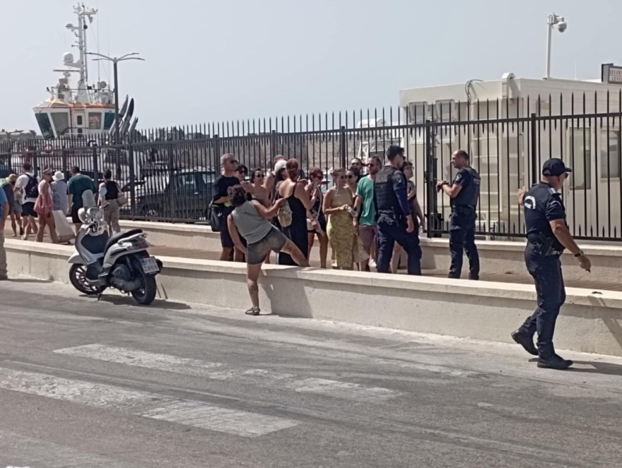 Ρόδος: Επεισόδια στο λιμάνι για την άφιξη Ισραηλινών τουριστών – Μέτρα ασφαλείας και προσαγωγές