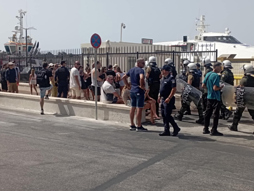 Ρόδος: Επεισόδια στο λιμάνι για την άφιξη Ισραηλινών τουριστών – Μέτρα ασφαλείας και προσαγωγές