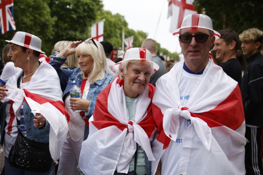 «Βούλιαξε» το Λονδίνο για τις πρωταθλήτριες Ευρώπης - Δείτε φωτογραφίες και βίντεο από την παρέλαση των «λεαινών»