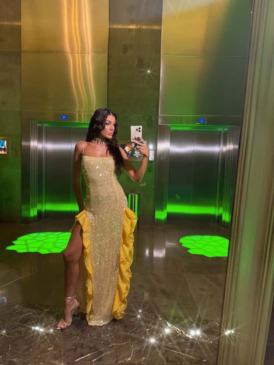 Η Ήβη Αδάμου πόζαρε με το αγγελάκι της Victoria's Secret Ρόζι Χάντινγκτον Γουάιτλι 
