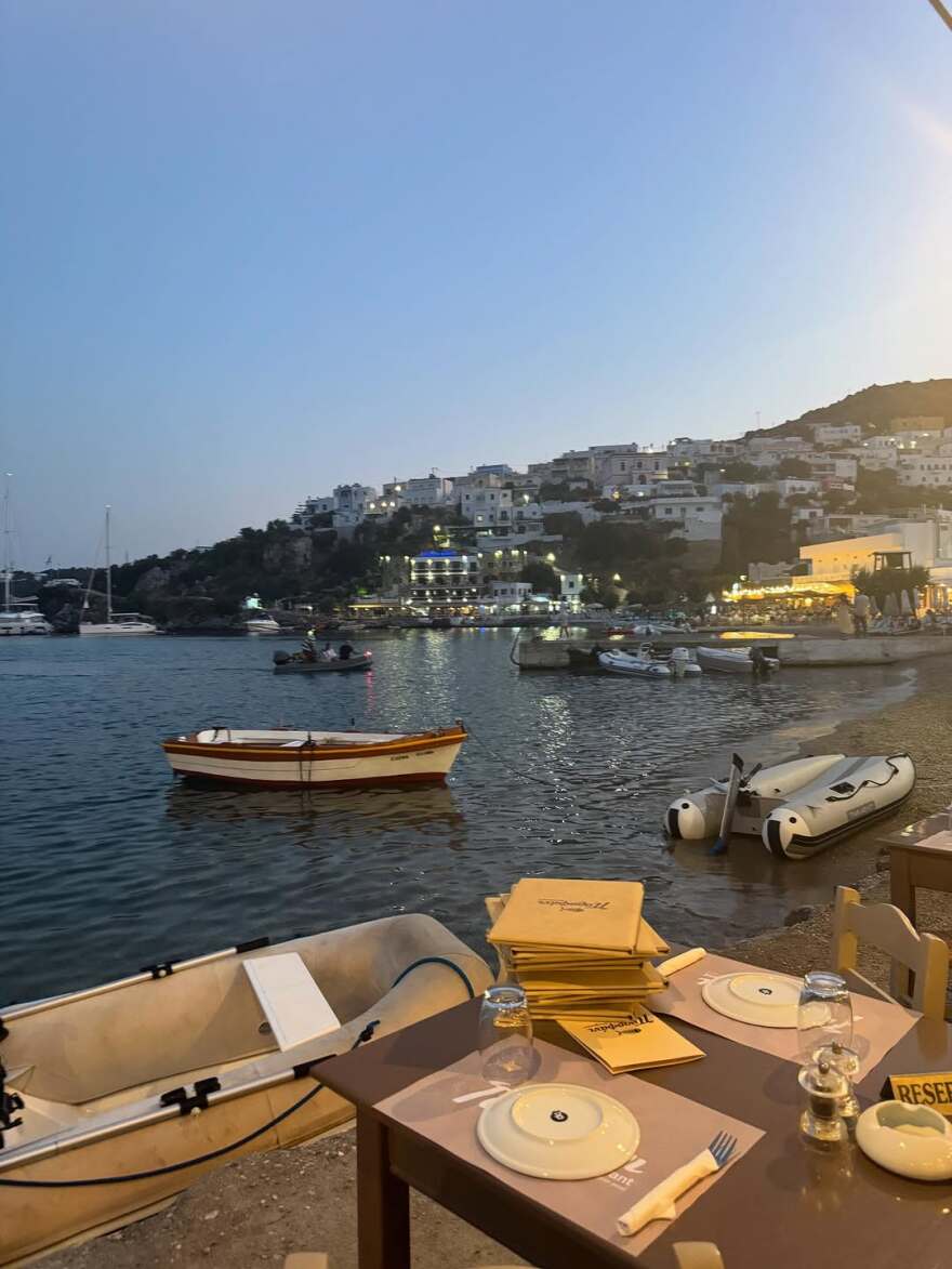 Μπέττυ Μαγγίρα: Το φωτογραφικό άλμπουμ από τις διακοπές με την οικογένειά της στη Λέρο