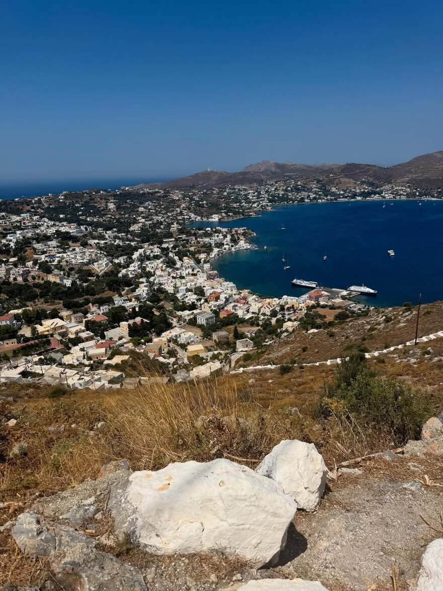 Μπέττυ Μαγγίρα: Το φωτογραφικό άλμπουμ από τις διακοπές με την οικογένειά της στη Λέρο