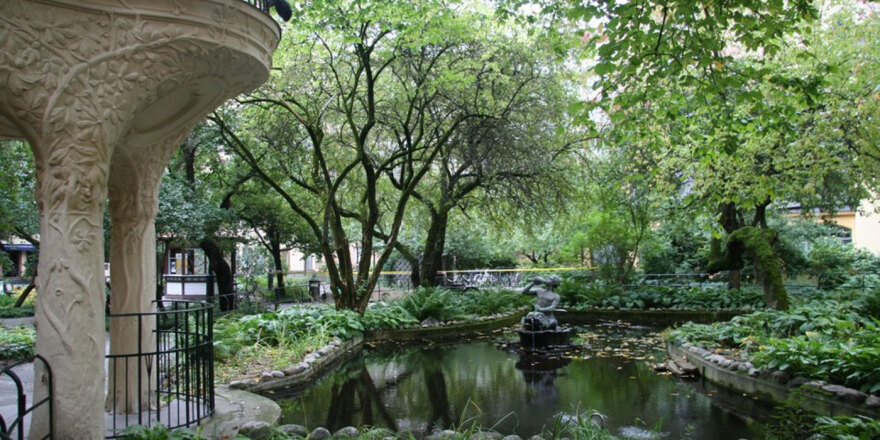 Guardian: Από το Παρίσι μέχρι την Αθήνα, αυτοί είναι οι καλύτεροι «κρυμμένοι» κήποι στην Ευρώπη