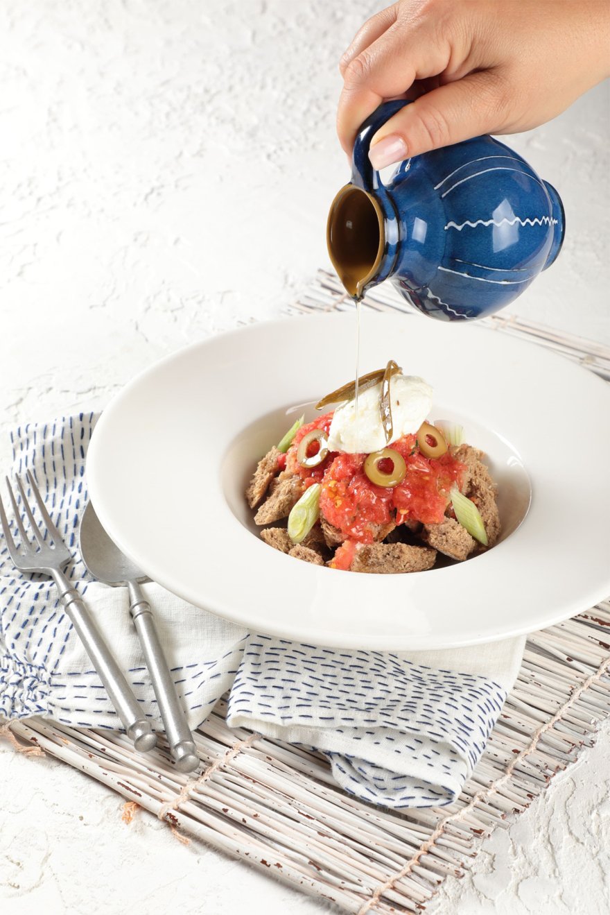 Το καλοκαίρι «μυρίζει» Κρήτη… και μαγειρεύεται εν πλω