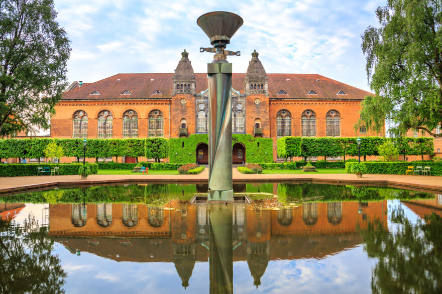 Guardian: Από το Παρίσι μέχρι την Αθήνα, αυτοί είναι οι καλύτεροι «κρυμμένοι» κήποι στην Ευρώπη