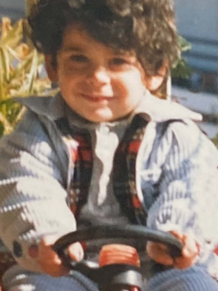  O Stan ανέβασε φωτογραφίες από τα παιδικά του χρόνια 