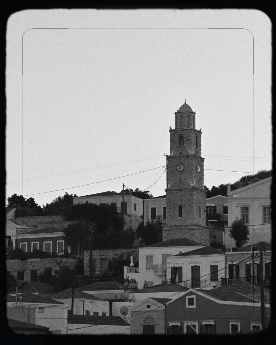 Η Κλέλια Ανδριολάτου ποζάρει «ατάραχη» με το μαγιό της - Δείτε φωτογραφίες