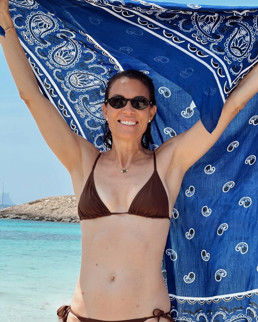 Βίκυ Καγιά: Στο νησί Φορμεντέρα το μοντέλο - Δείτε φωτογραφίες από τις διακοπές της