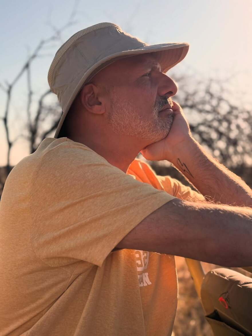 Νίκος Μουτσινάς: Για σαφάρι στη Ναμίμπια - Δείτε τις φωτογραφίες