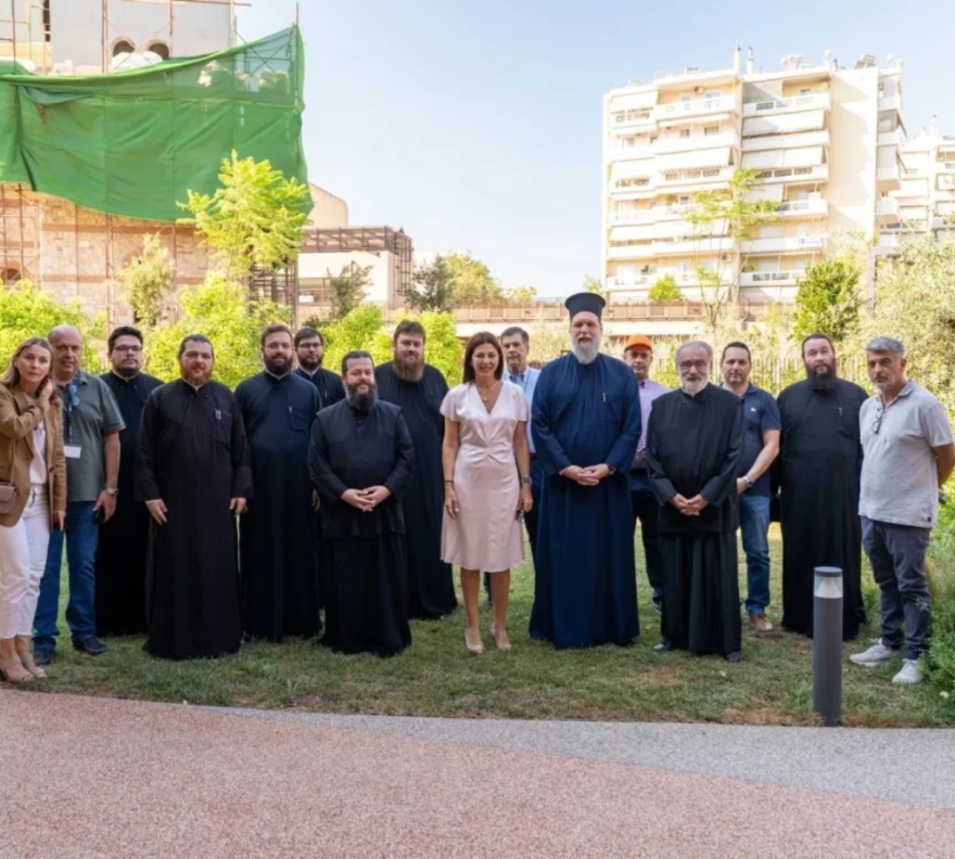 Επίσκεψη της Σοφίας Ζαχαράκη στο «Ιωνικό Κέντρο» της Ιεράς Μητροπόλεως Νέας Ιωνίας