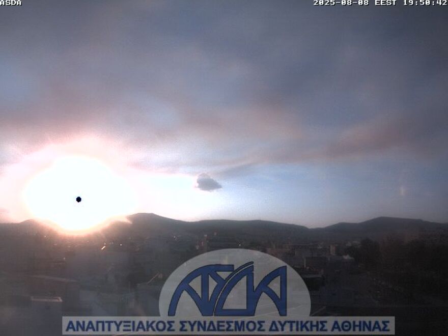 Οι ισχυροί άνεμοι μετέφεραν τους καπνούς από την Τουρκία... στην Αττική - Δείτε χάρτη και φωτογραφίες