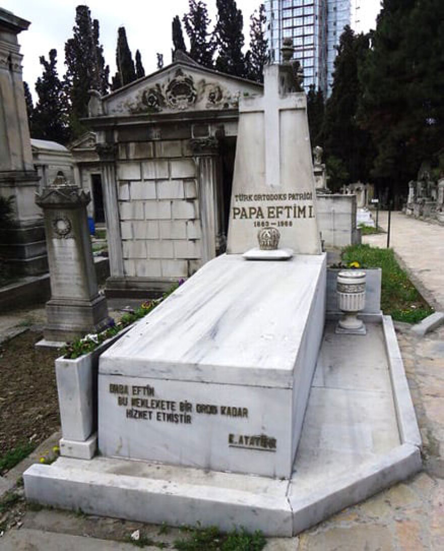 Όταν ο Κεμάλ απέλασε τον Πατριάρχη Κωνσταντίνο ΣΤ’ - Ο ύποπτος ρόλος του Τούρκου «παπα-Ευθύμ»  που έκανε «μεγαλύτερη ζημιά από ένα σώμα στρατού»