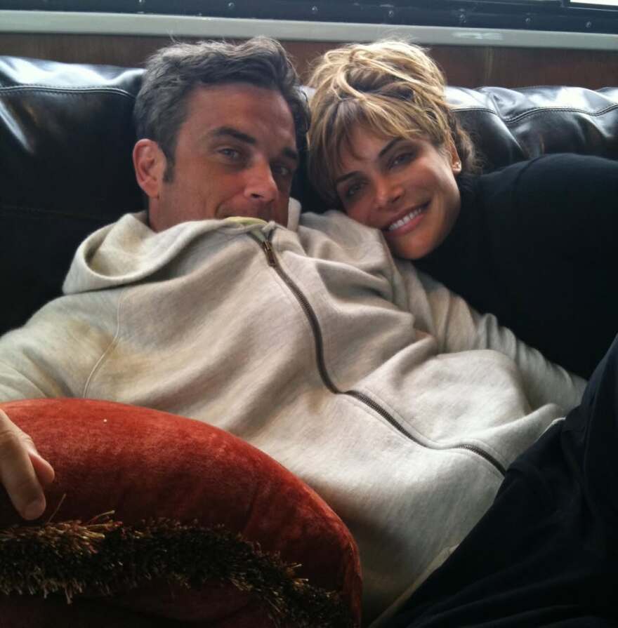 Ο Ρόμπι Γουίλιαμς και η Άιντα Φιλντ συμπλήρωσαν 15 χρόνια γάμου - Η ανάρτηση του τραγουδιστή