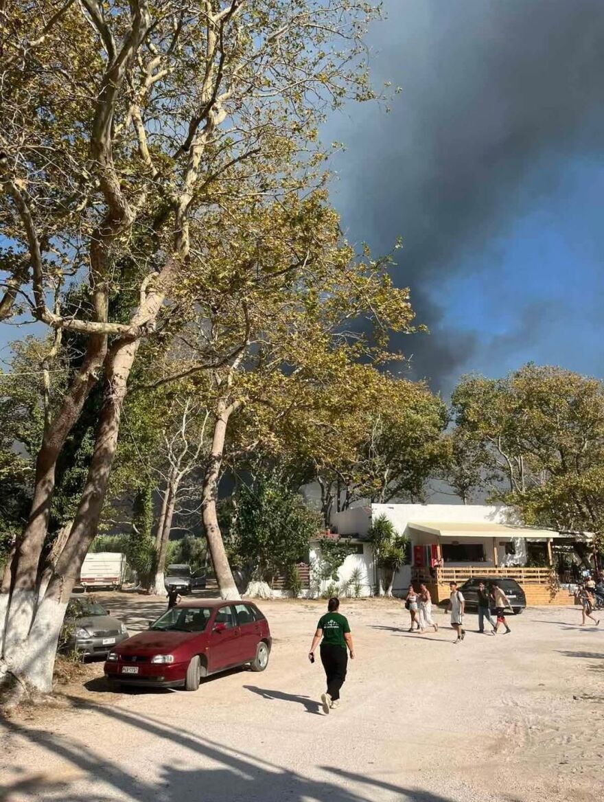 Φωτιά στην παραλία Καστροσυκιάς στην Πρέβεζα και αναζωπύρωση στη Βρυσούλα - Μηνύματα 112 για εκκενώσεις