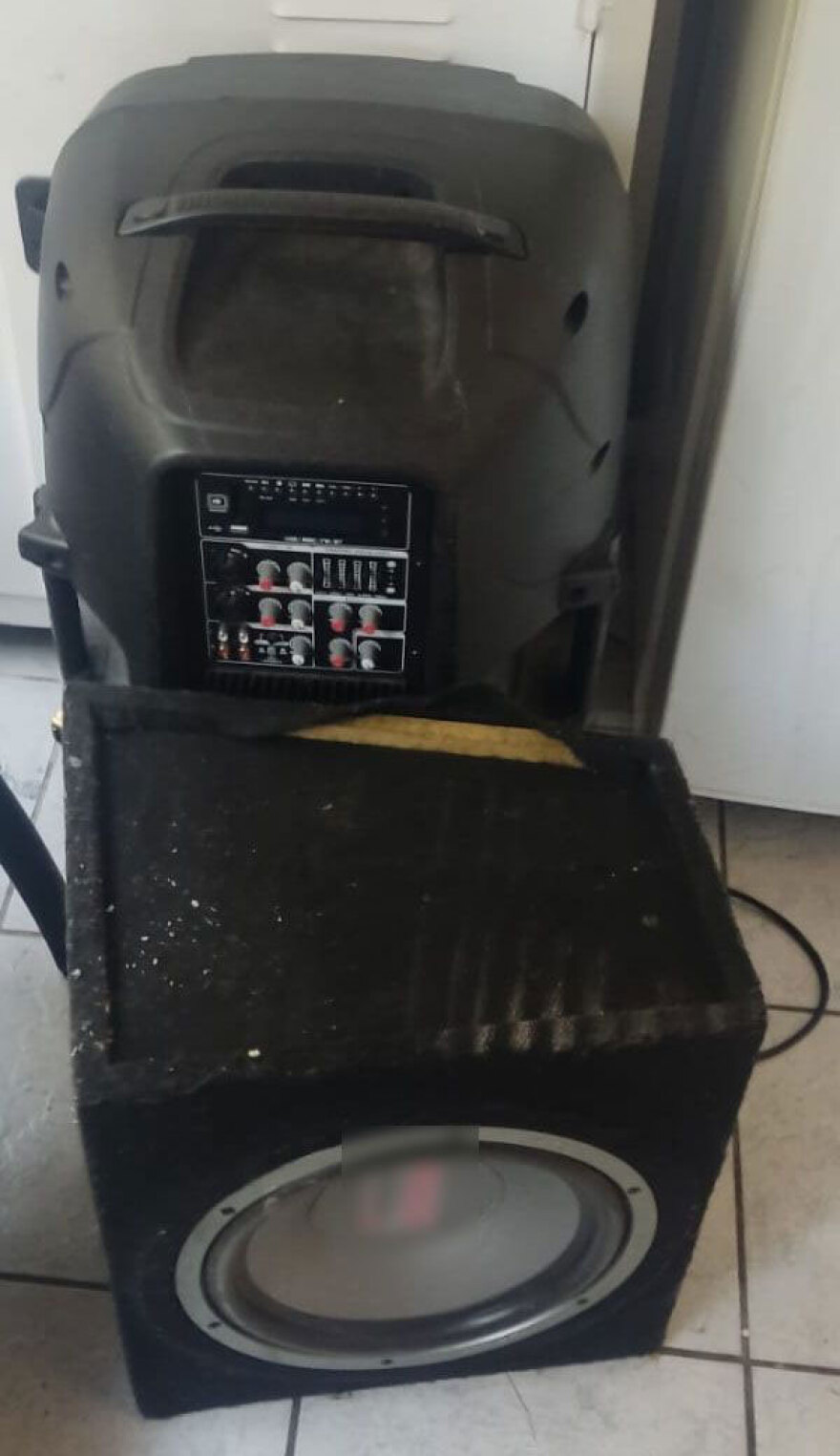 Μεγάλη αστυνομική επιχείρηση με 11 συλλήψεις στο Μενίδι - Δείτε βίντεο και φωτογραφίες
