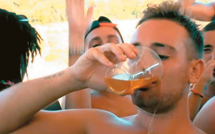 No panties in Zante: Oι διακοπές της ακολασίας των -κυρίως Άγγλων- τουριστών, δείτε βίντεο
