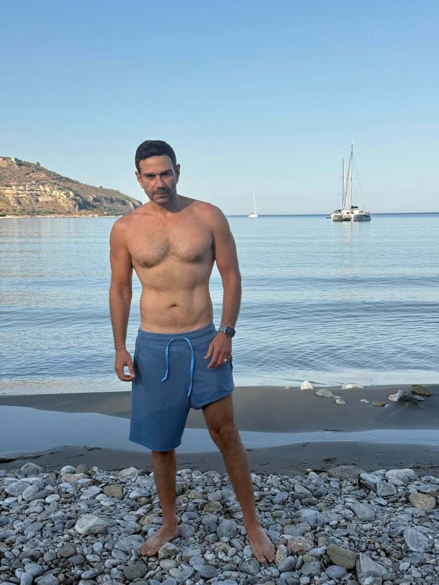 Ο Τάσος Ιορδανίδης και η Θάλεια Ματίκα απολαμβάνουν το καλοκαίρι στη Μάνη