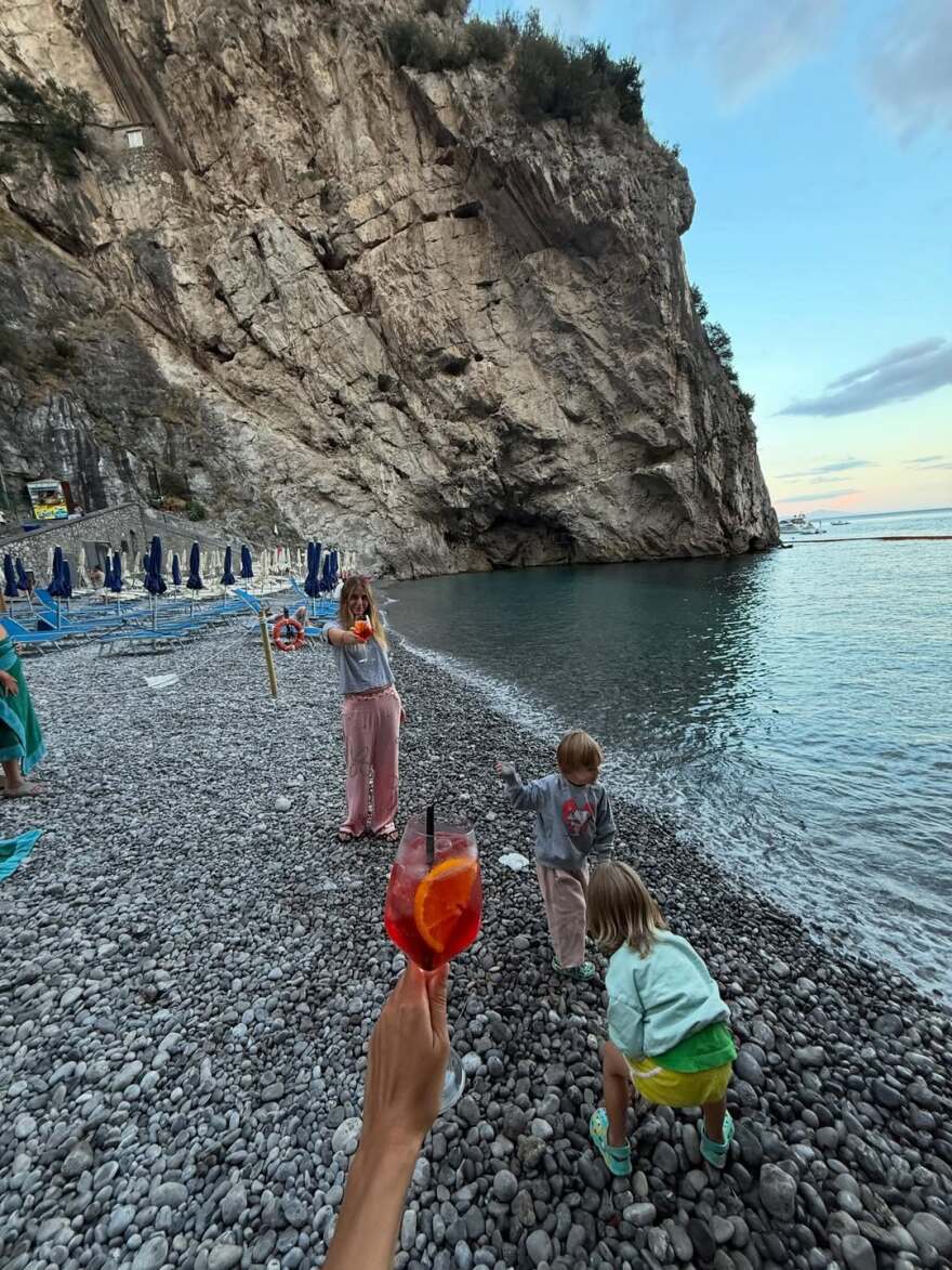 Έμιλι Ραταϊκόφσκι: Τα αποκαλυπτικά στιγμιότυπα από τις διακοπές της στην Ιταλία