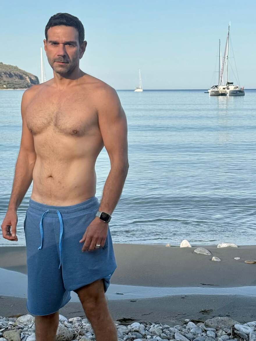 Ο Τάσος Ιορδανίδης και η Θάλεια Ματίκα απολαμβάνουν το καλοκαίρι στη Μάνη