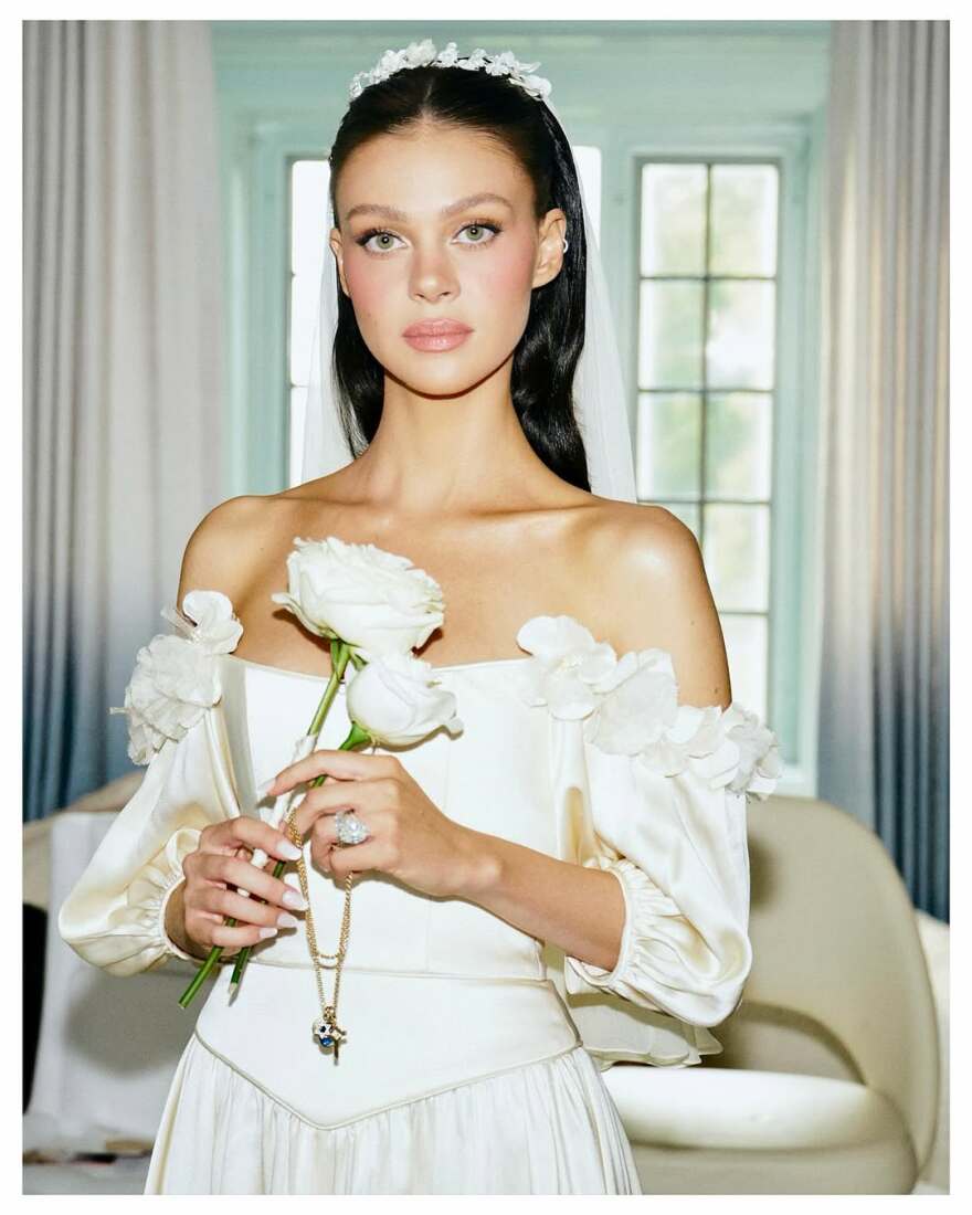 H Νίκολα Πελτζ δημοσίευσε φωτογραφίες από την ανανέωση των γαμήλιων όρκων με τον Μπρούκλιν Μπέκαμ
