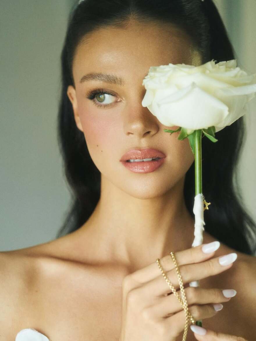 H Νίκολα Πελτζ δημοσίευσε φωτογραφίες από την ανανέωση των γαμήλιων όρκων με τον Μπρούκλιν Μπέκαμ
