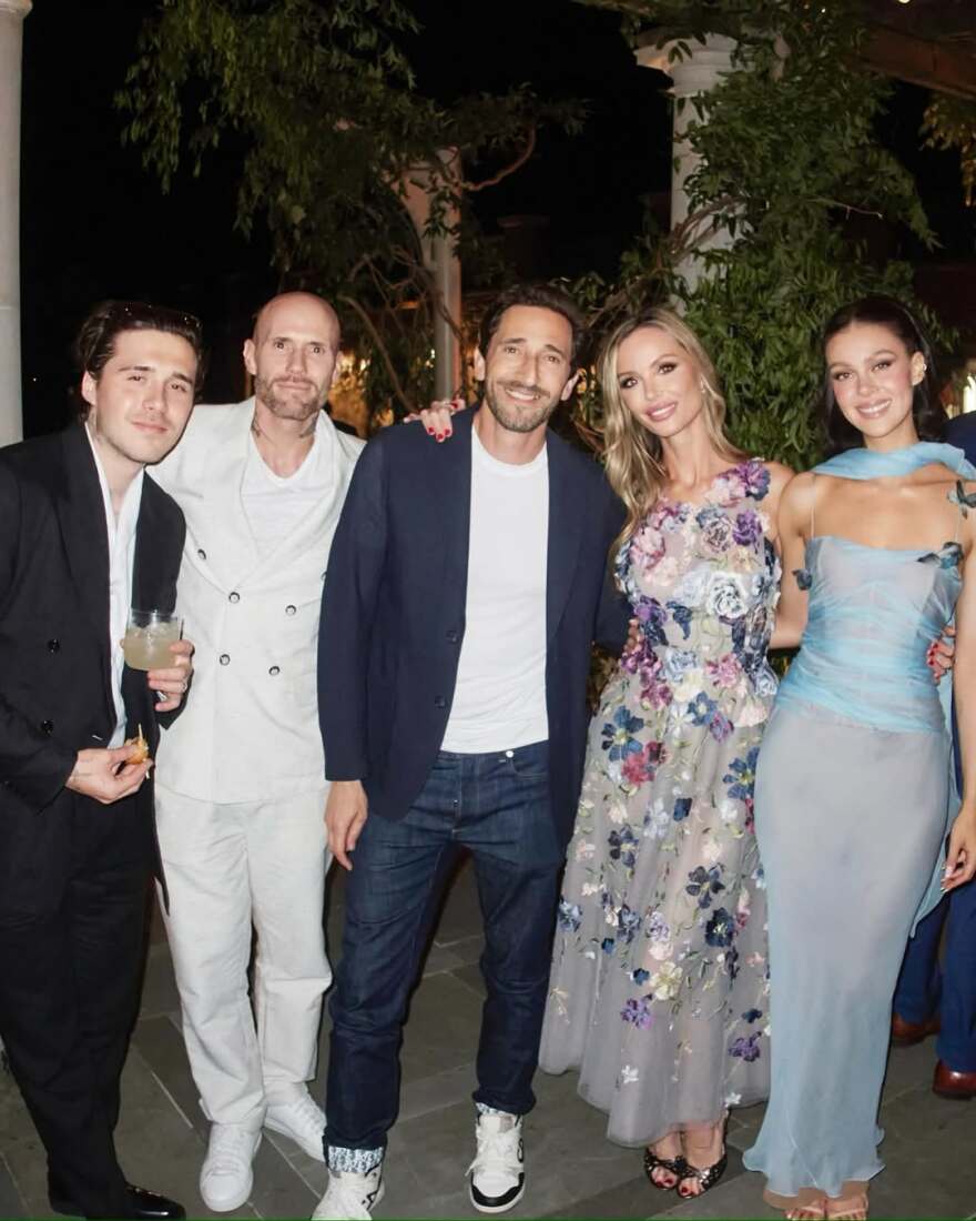 H Νίκολα Πελτζ δημοσίευσε φωτογραφίες από την ανανέωση των γαμήλιων όρκων με τον Μπρούκλιν Μπέκαμ
