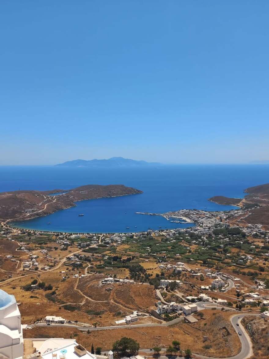 Μαρία Σολωμού: Στη Σέριφο η ηθοποιός - «Δεν θα φύγω από το νησί», γράφει