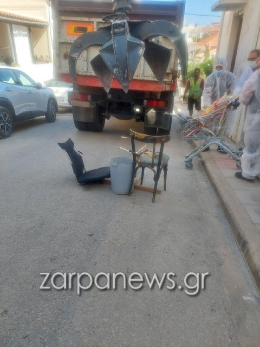 Χανιά: Επιχείρηση καθαρισμού του δήμου σε σπίτι - σκουπιδότοπο - Επιτέθηκε σε υπάλληλο η ιδιοκτήτρια
