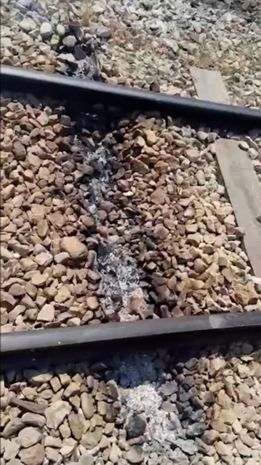 Φωτιά στην Αχαΐα: Ζημιές στον σιδηρόδρομο από τη μεγάλη πυρκαγιά – Εκτός λειτουργίας δύο στάσεις