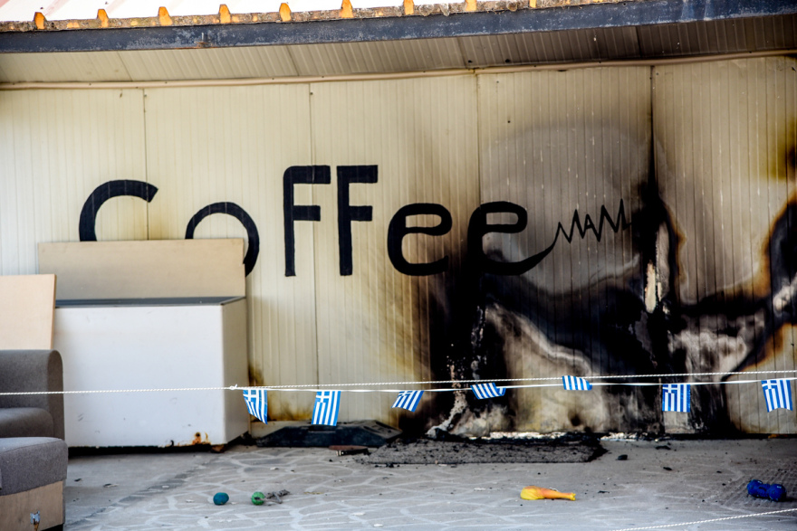 Μετά από 48 ώρες στις φλόγες, η Αχαΐα μετράει τις πληγές της - Δείτε φωτογραφίες και βίντεο