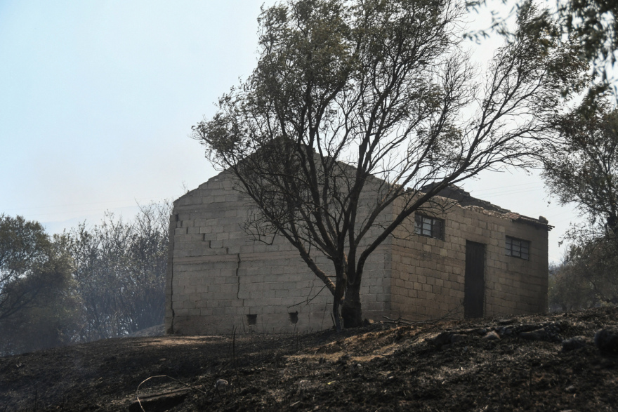 Μετά από 48 ώρες στις φλόγες, η Αχαΐα μετράει τις πληγές της - Δείτε φωτογραφίες και βίντεο