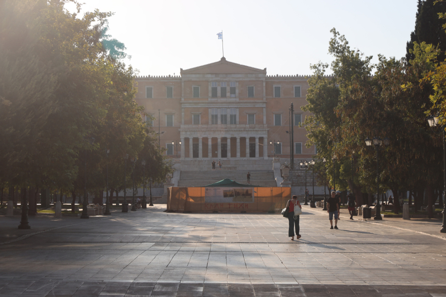 Άδειο και έρημο το κέντρο της Αθήνας - Δείτε φωτογραφίες