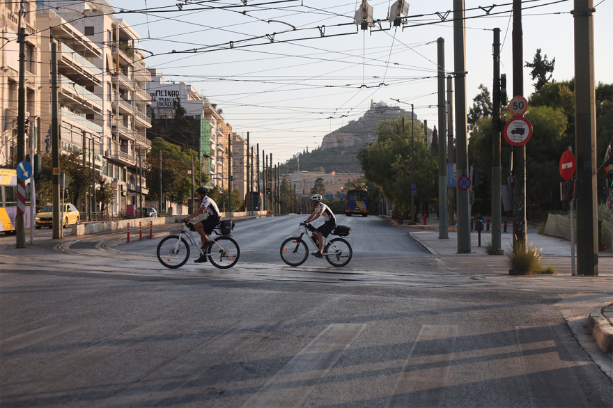 Άδειο και έρημο το κέντρο της Αθήνας - Δείτε φωτογραφίες