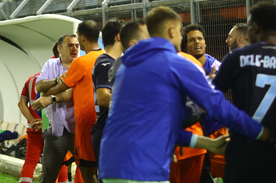 Ένταση στο γήπεδο, ξύλο στη φυσούνα και κόκκινες κάρτες στο φιλικό παιχνίδι της Λάτσιο με τον Ατρόμητο - Φωτογραφίες 