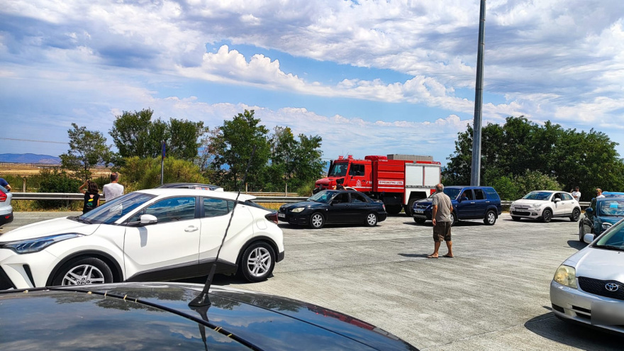 Μεγάλη ταλαιπωρία για τους οδηγούς στα διόδια Μοσχοχωρίου λόγω φωτιάς - Από την παλιά εθνική η κυκλοφορία 
