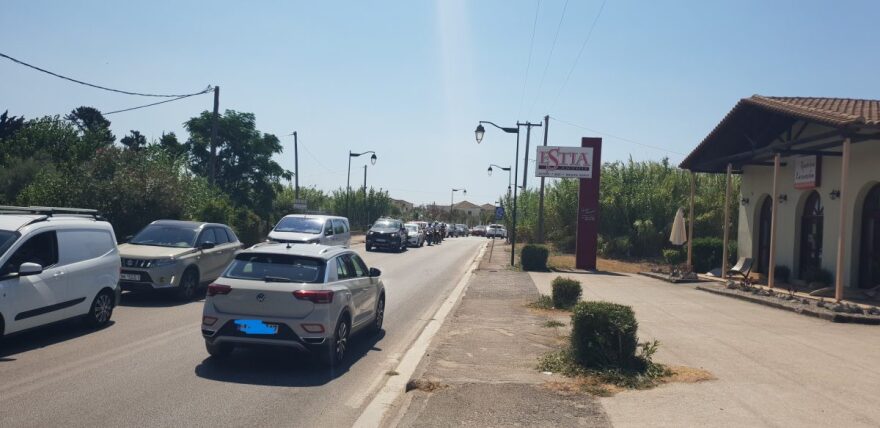 Ταλαιπωρία καταγγέλλουν κάτοικοι και επισκέπτες της Λευκάδας μετά την αντικατάσταση της πλωτής γέφυρας από ferry boat