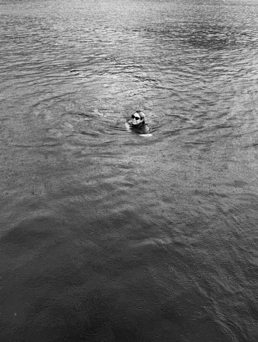 Δούκισσα Νομικού: Οι βουτιές της στη βροχή - «Μετά έρχεται πάντα το ουράνιο τόξο», γράφει