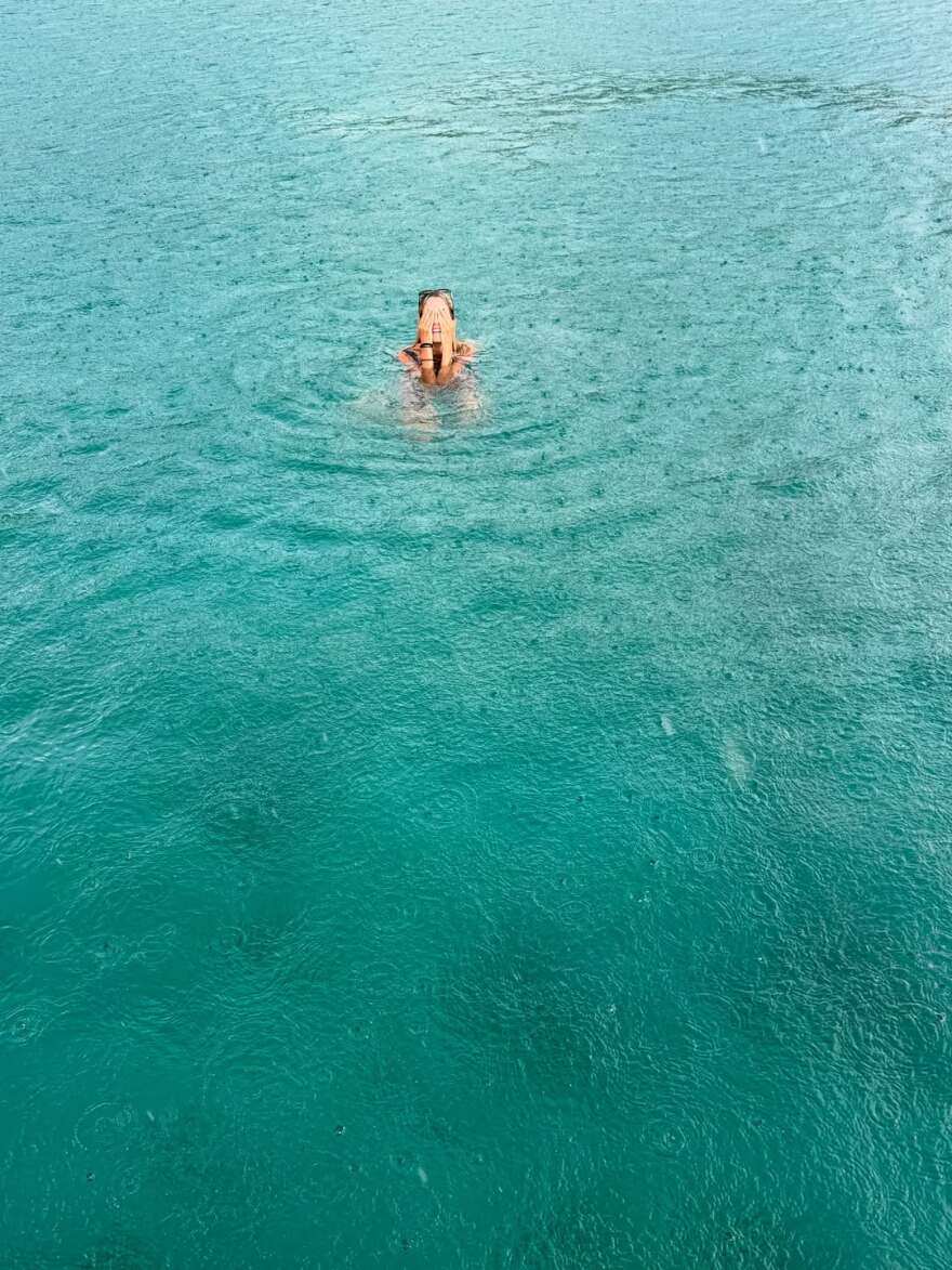 Δούκισσα Νομικού: Οι βουτιές της στη βροχή - «Μετά έρχεται πάντα το ουράνιο τόξο», γράφει