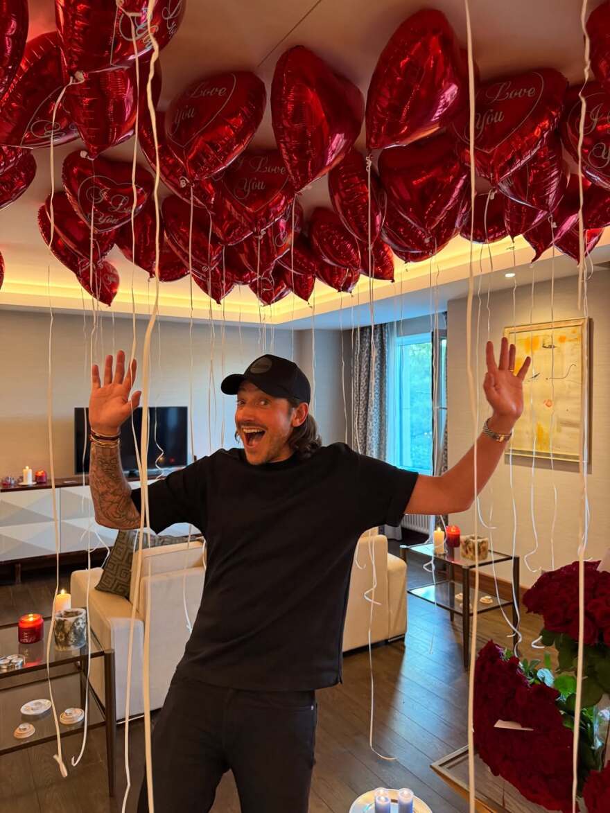 Η Μπέλα Θορν έκανε πρόταση γάμου στον σύντροφό της - Δείτε φωτογραφίες και βίντεο