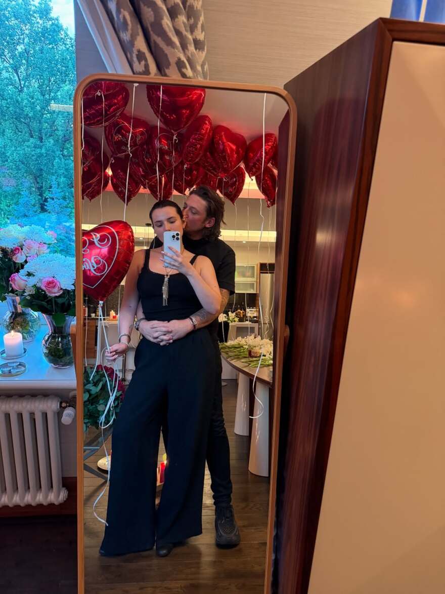 Η Μπέλα Θορν έκανε πρόταση γάμου στον σύντροφό της - Δείτε φωτογραφίες και βίντεο