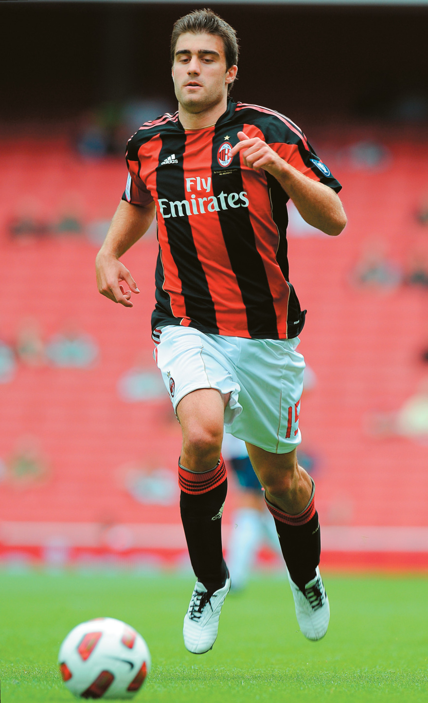 Η Ευρώπη πλέον «ψωνίζει» ελληνικά: Από τον Σιδέρη μέχρι τον Καρέτσα και την ηχηρή επιστροφή του Ζαφείρη