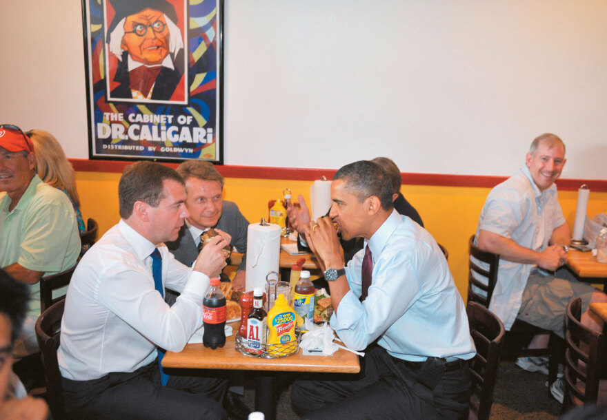 80 χρόνια συναντήσεις κορυφής ΗΠΑ - Ρωσίας: Όταν οι πρόεδροι «τα έτσουζαν», έτρωγαν χάμπουργκερ και μοίραζαν τον κόσμο