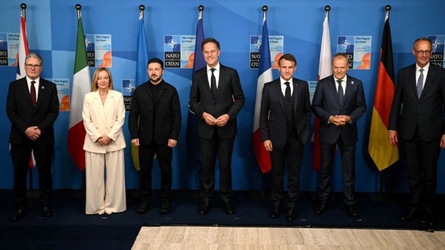 Πόλεμος στην Ουκρανία - Axios: Καλό σημάδι για την ειρήνη αν φορέσει γραβάτα ο Ζελένσκι, είπε σύμβουλος του Τραμπ 